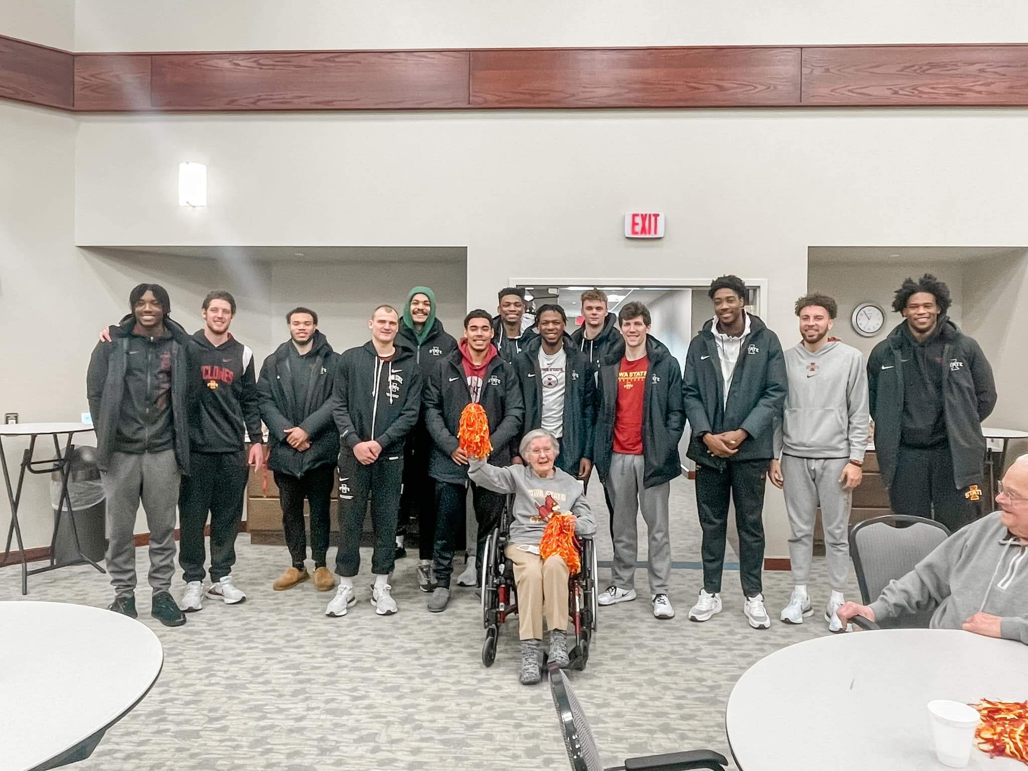 322334607_659120315982782_9219891749154378833_n senior being visited by team