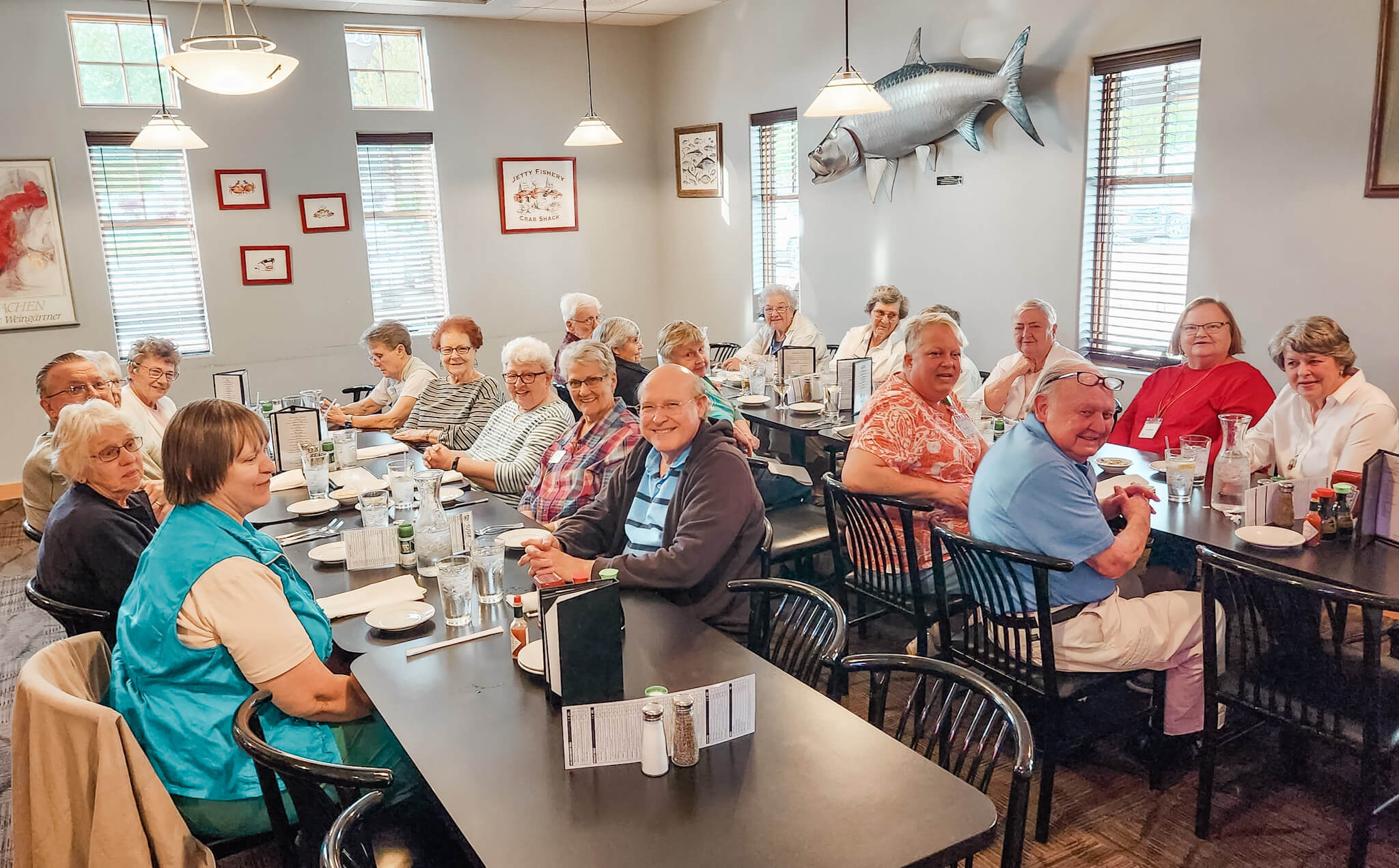 348570210_724062729473225_7391647485974476125_n seniors dining out