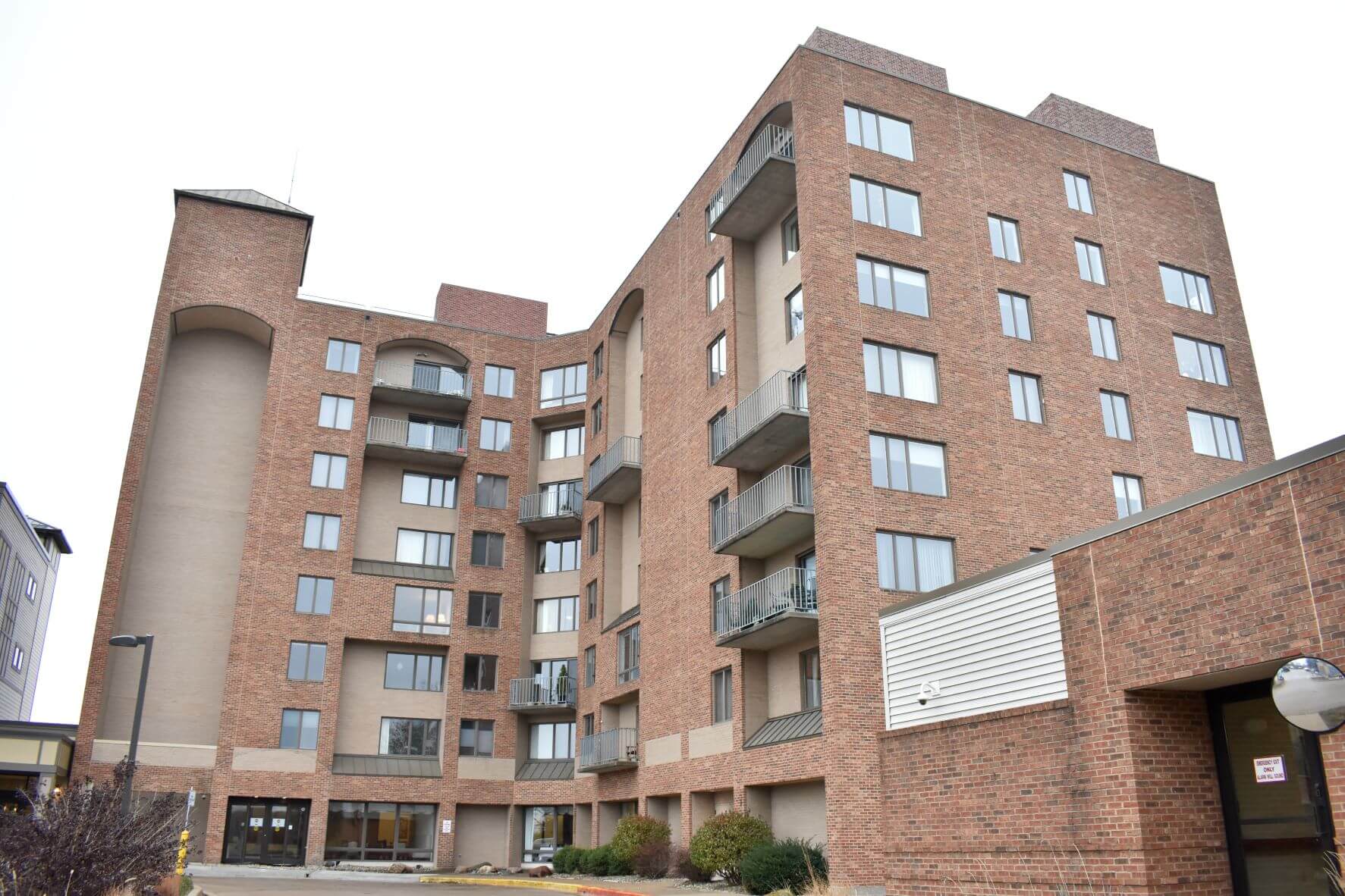 The Oaks apartment building
